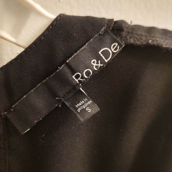 Ro & De Black V-Neck Sleeveless Top - Picture 7 of 7